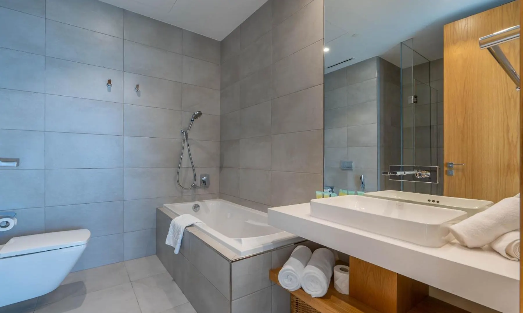 Elegant Jbr Residence-Panoramic Sea View - High Floor Dubai Apartment