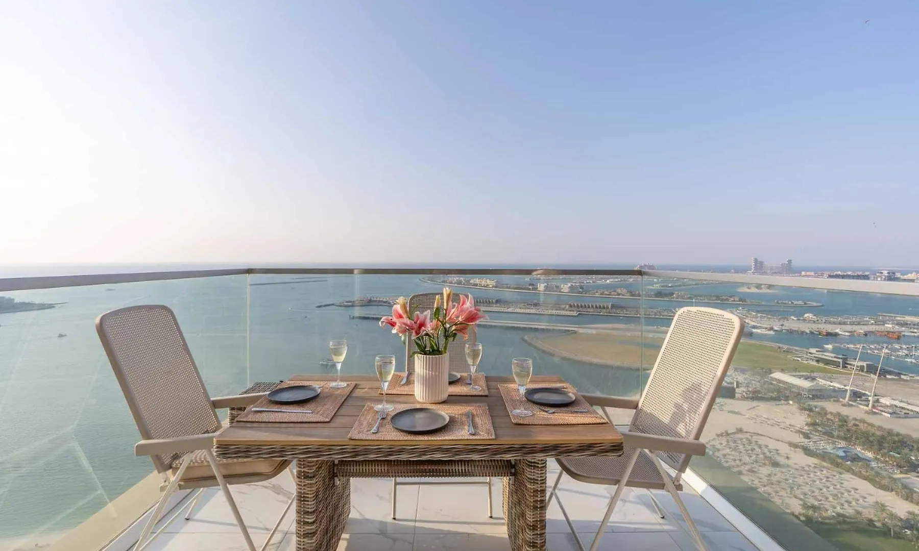 Elegant Jbr Residence-Panoramic Sea View - High Floor Dubai Apartment