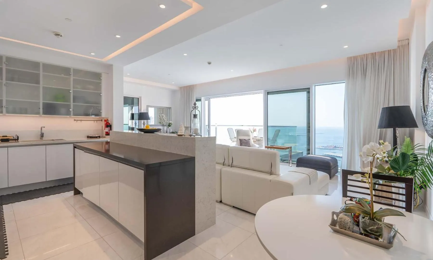 Elegant Jbr Residence-Panoramic Sea View - High Floor Dubai Apartment